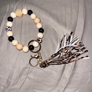 Black and crème leopard wristlet keychain